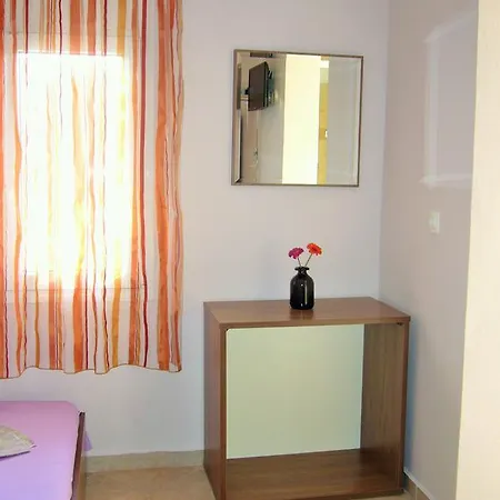 Apartment Vordos *